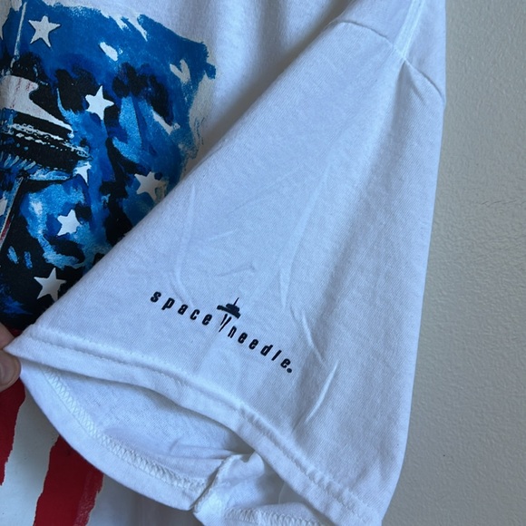 Gildan flag space needle tee NWOT - Picture 4 of 8
